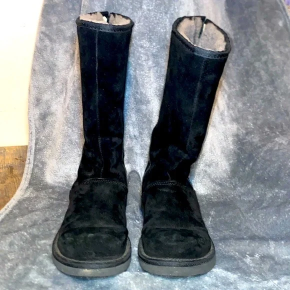 LIKE NEW SIZE 7 Ugg Australia Knightsbridge Shearling Lined Tall Zip BLACK boots - Picture 2 of 9